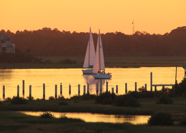sunset_sailboat.